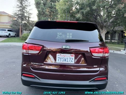 Used 2017 Kia Sorento FWD image 7