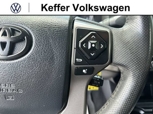 Used 2017 Toyota Tacoma SR5 w/ Tow Package AWD/4WD image 18