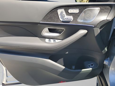 Certified 2026 Mercedes-Benz GLS 450 4MATIC image 31