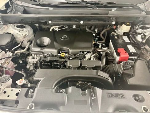 Used 2021 Toyota RAV4 XLE image 33