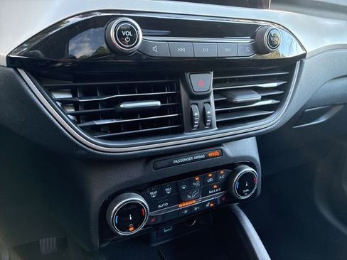 Used 2022 Ford Escape SEL image 31