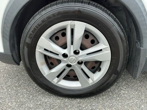 Used 2019 Nissan Kicks S w/ Exterior Package image 19