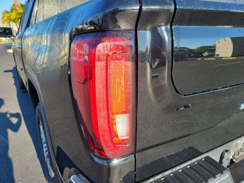 Used 2025 GMC Sierra 1500 SLT image 11