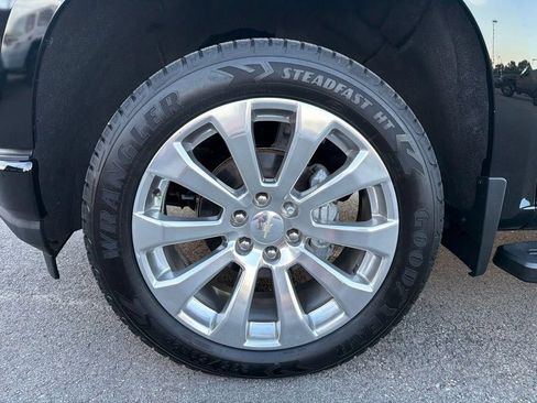 Used 2021 Chevrolet Silverado 1500 High Country w/ Technology Package AWD/4WD image 11