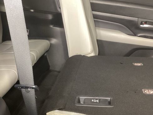 Used 2024 Toyota Grand Highlander XLE image 5