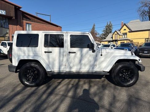 Used 2016 Jeep Wrangler Unlimited Sahara w/ Connectivity Group image 2