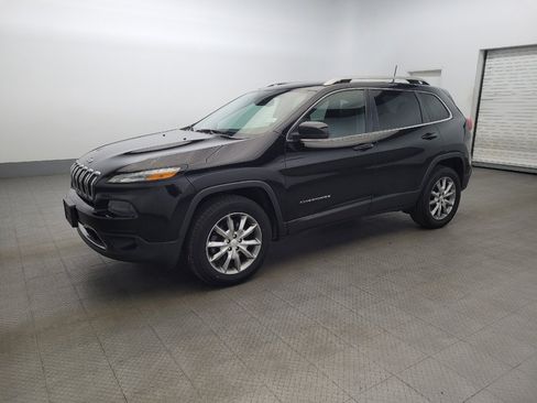 Used 2018 Jeep Cherokee Limited image 2
