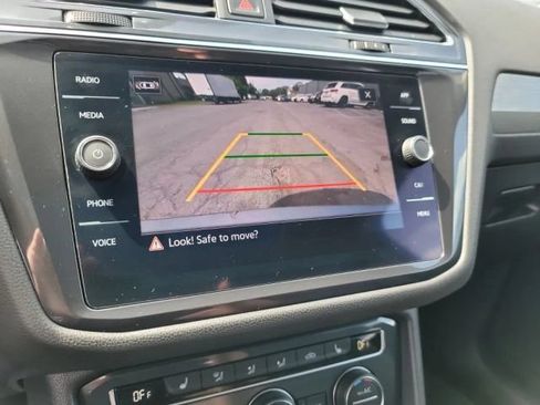 Used 2021 Volkswagen Tiguan SE w/ Panoramic Sunroof Package AWD/4WD image 23