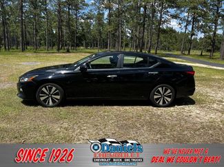 Used 2022 Nissan Altima 2.5 SV image 1