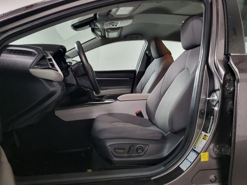 Used 2022 Toyota Camry LE image 12