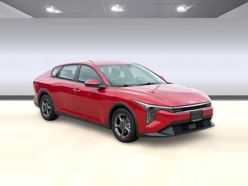 Used 2025 Kia K4 LXS FWD image 7