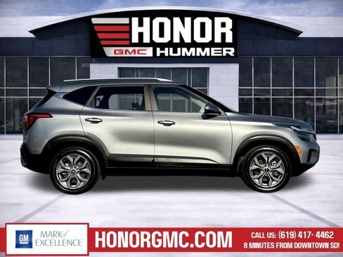 Used 2024 Kia Seltos S AWD/4WD image 2