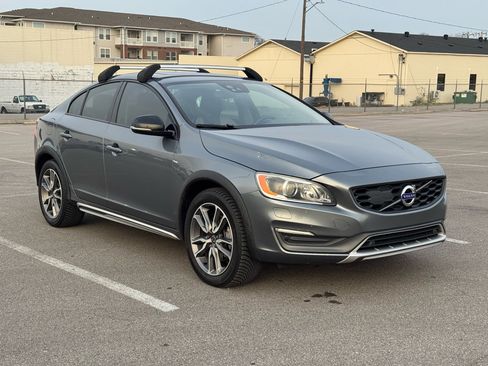 Used 2016 Volvo S60 T5 Cross Country Platinum image 2