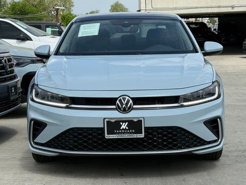 Used 2025 Volkswagen Jetta SE image 7