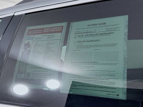 Used 2023 GMC Acadia SLE w/ Driver Convenience Package image 14