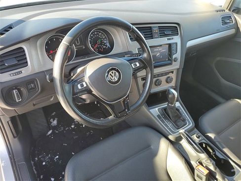 Used 2015 Volkswagen Golf S image 17