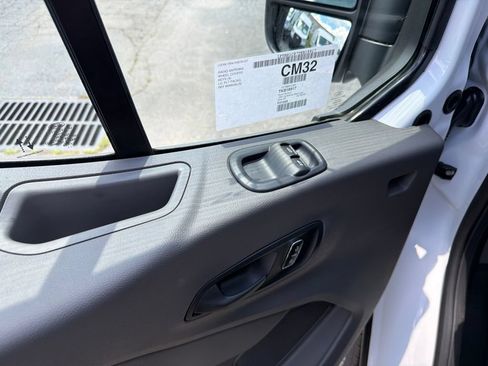New 2026 Ford Transit 250 148 Medium Roof w/ Load Area Protection Package RWD image 5
