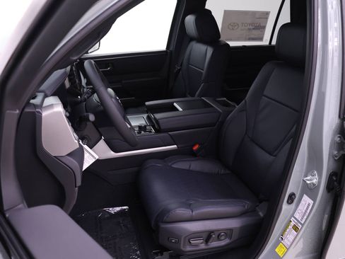 New 2026 Toyota Sequoia Platinum image 4