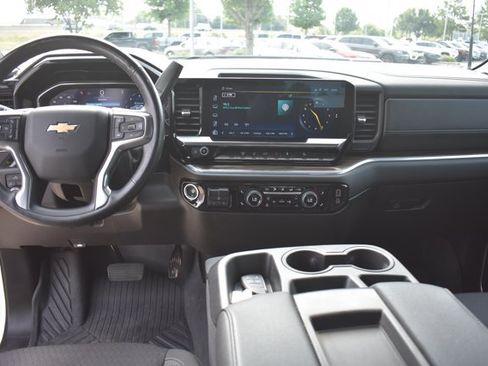 Used 2024 Chevrolet Silverado 2500 LT AWD/4WD image 21