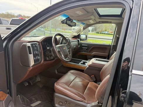 Used 2018 Chevrolet Silverado 1500 High Country image 4