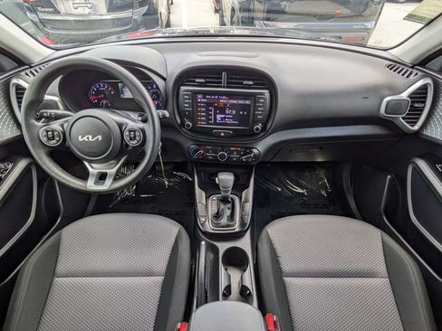 Used 2022 Kia Soul LX w/ Technology Package FWD image 16