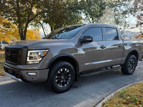 Used 2021 Nissan Titan PRO-4X w/ Pro-4x Convenience Package image 5