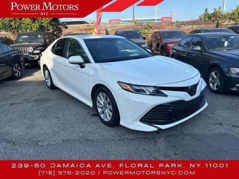 Used 2019 Toyota Camry L image 1
