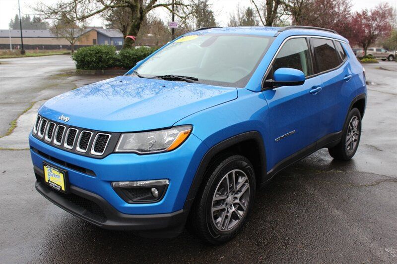 Used 2017 Jeep Compass Latitude w/ Popular Equipment Group AWD/4WD image 2