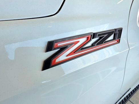 Used 2021 Chevrolet Tahoe Z71 w/ Z71 Signature Package AWD/4WD image 18