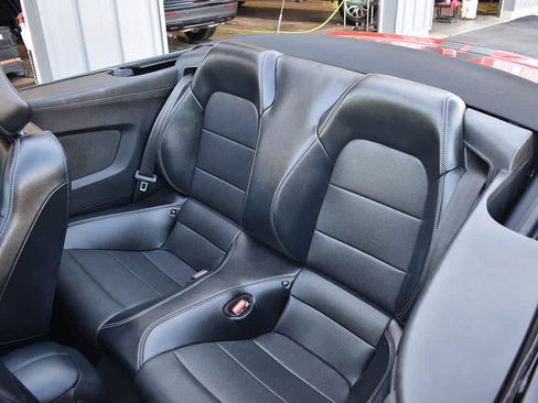 Used 2022 Ford Mustang Premium image 6