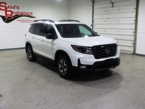 Used 2023 Honda Passport TrailSport image 5