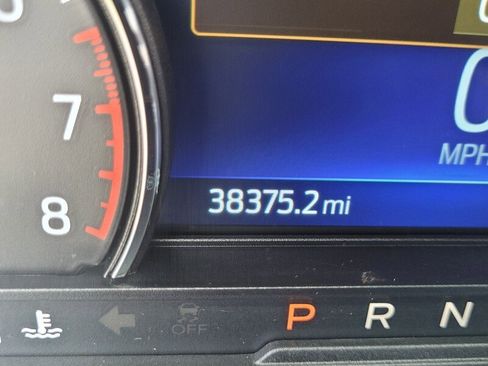 Used 2023 Ford Explorer XLT image 23