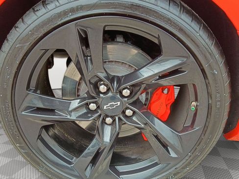 Used 2020 Chevrolet Camaro SS RWD image 23