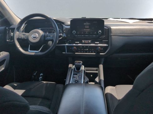 Used 2025 Nissan Pathfinder SV AWD/4WD image 6