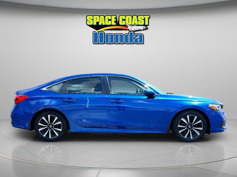 Used 2023 Honda Civic EX image 2
