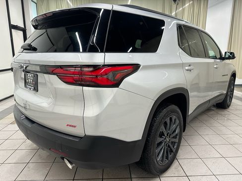Used 2022 Chevrolet Traverse RS image 5