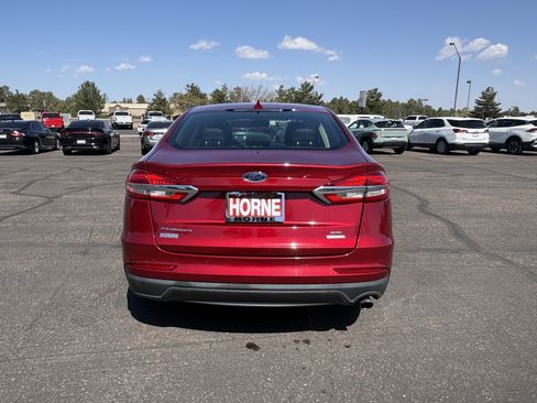 Used 2019 Ford Fusion SE image 9