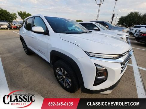 Used 2026 Chevrolet Equinox LT FWD image 1