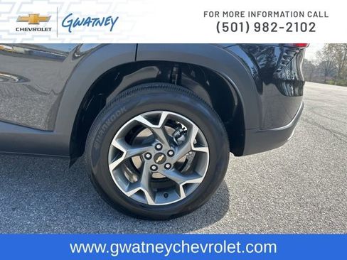 Used 2025 Chevrolet Trax LT w/ LT Convenience Package image 10