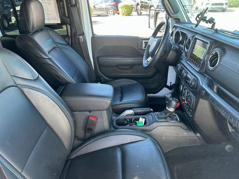 Used 2022 Jeep Wrangler Unlimited Rubicon 4xe image 34