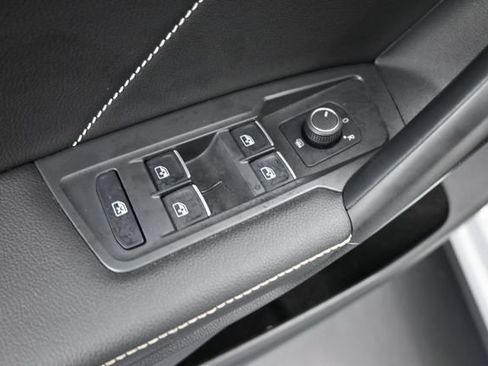 Used 2023 Volkswagen Tiguan SE R-Line FWD image 13