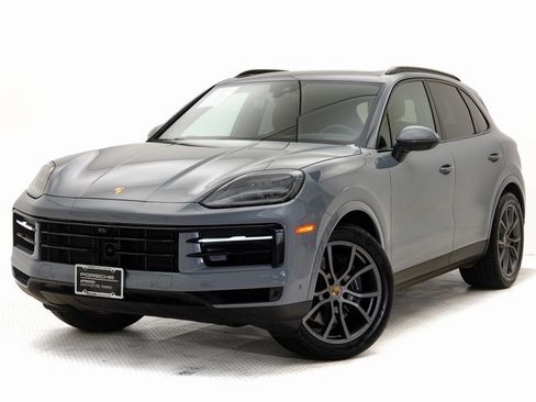 Used 2025 Porsche Cayenne image 1