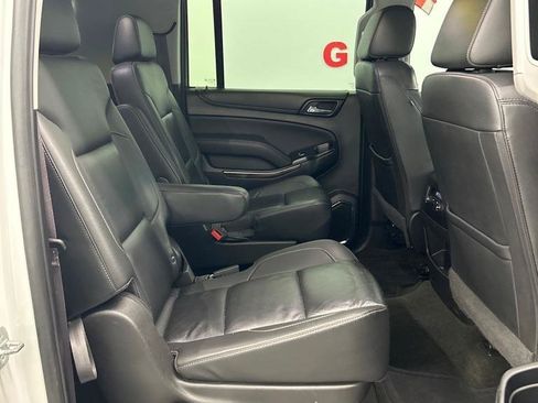 Used 2017 Chevrolet Suburban LT RWD image 17