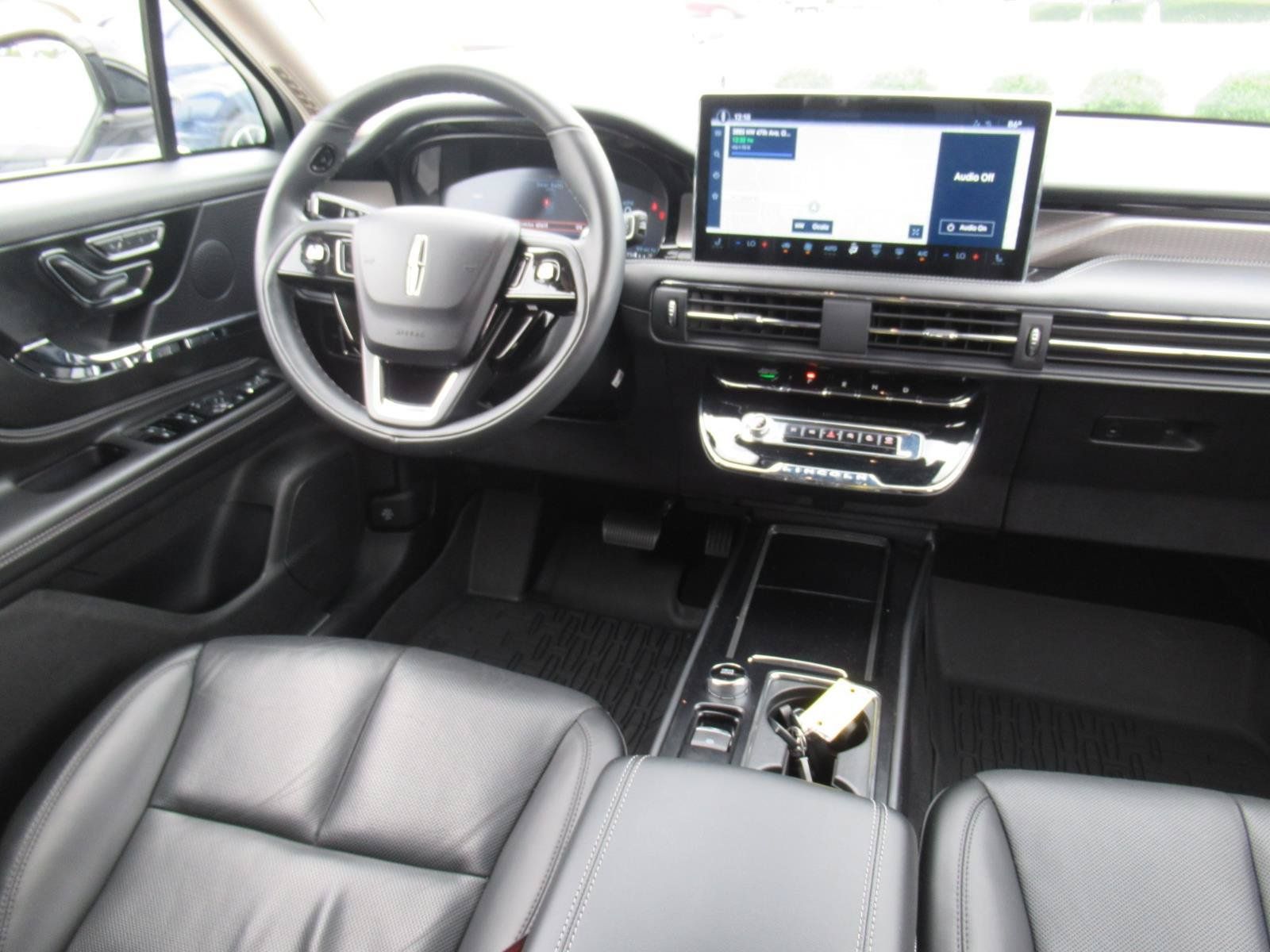 Used 2023 Lincoln Corsair Reserve FWD image 13