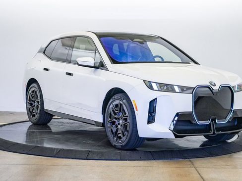 New 2026 BMW iX xDrive45 w/ M Sport Package AWD/4WD image 6