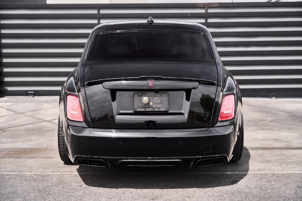 Used 2023 Rolls-Royce Phantom Sedan RWD image 24