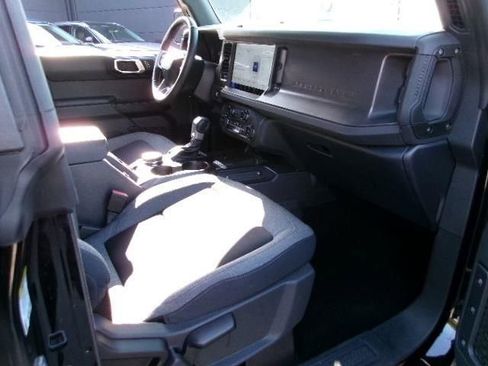 Certified 2025 Ford Bronco Big Bend AWD/4WD image 4