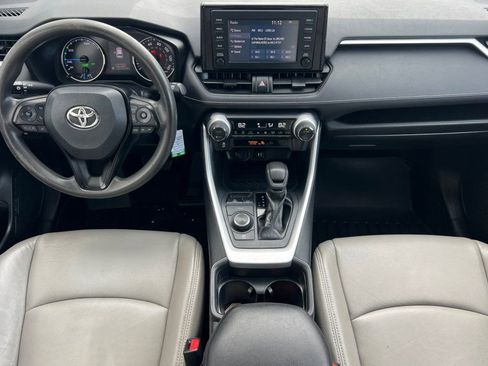 Used 2019 Toyota RAV4 LE image 10