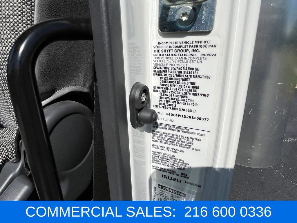 Used 2024 Isuzu NPR RWD image 14