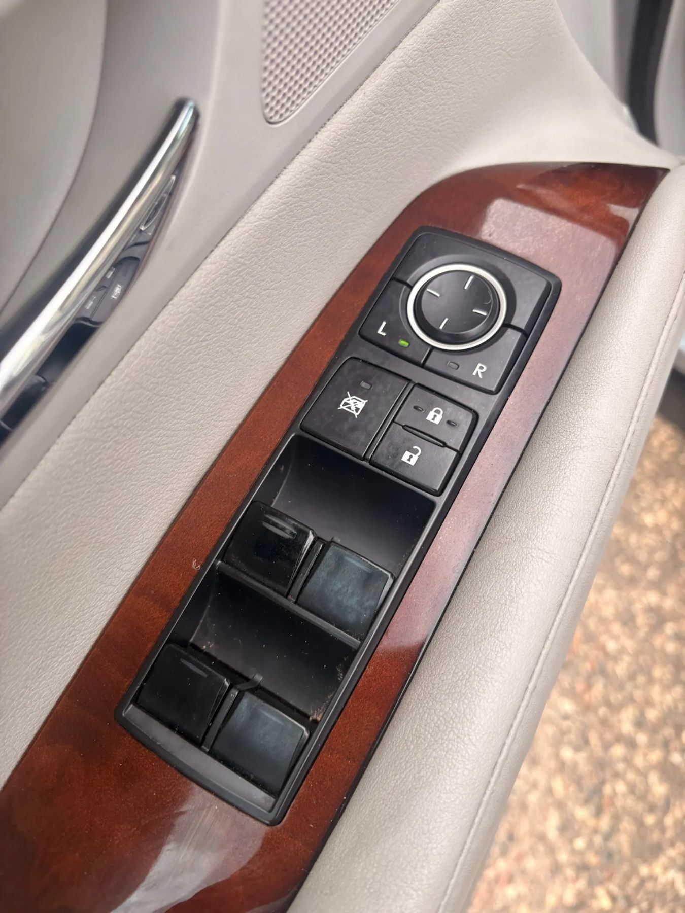 Used 2011 Lexus RX 350 AWD w/ Premium Pkg image 12
